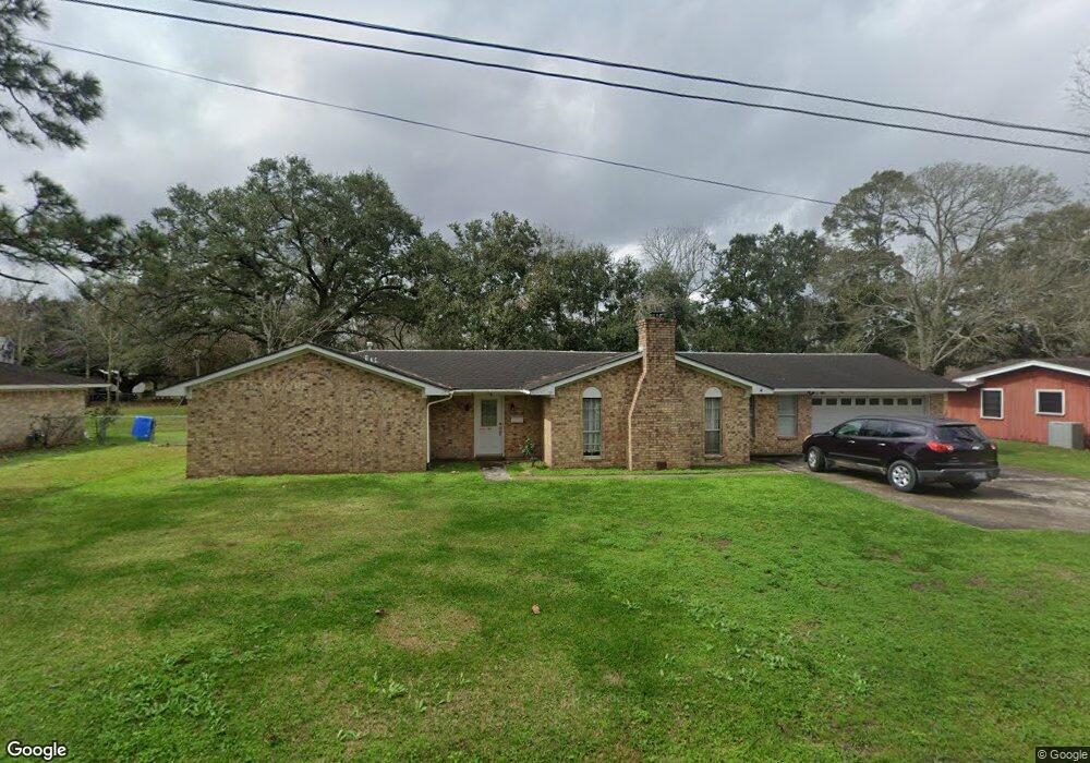 105 N Coffelt St, Alvin, TX 77511 - photo 1