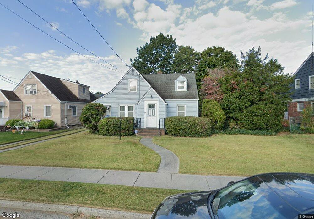 301 Roosevelt Ave, Franklin Square, NY 11010 - photo 1