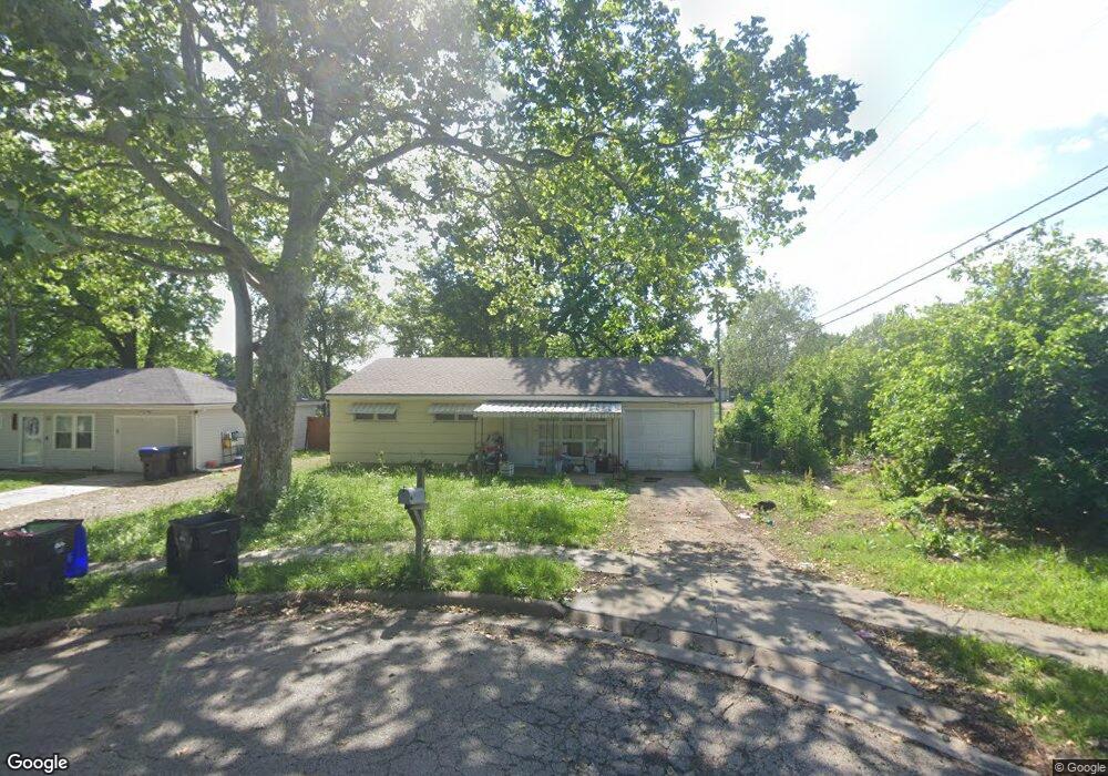 3301 SE Emerson St, Topeka, KS 66605 - photo 1