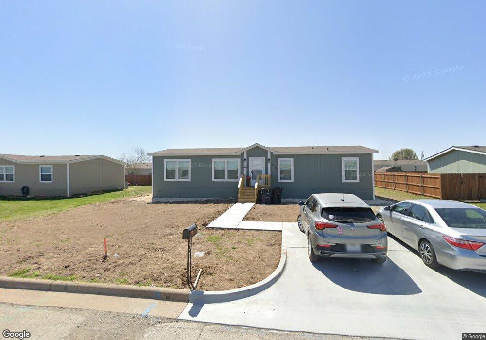 1417 Smooth Stone Dr, Cleburne, TX 76033 - photo 1