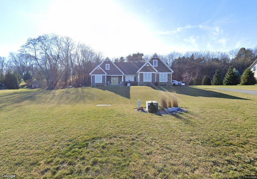 746 Fairview Rd, Mount Joy, PA 17552 - photo 1