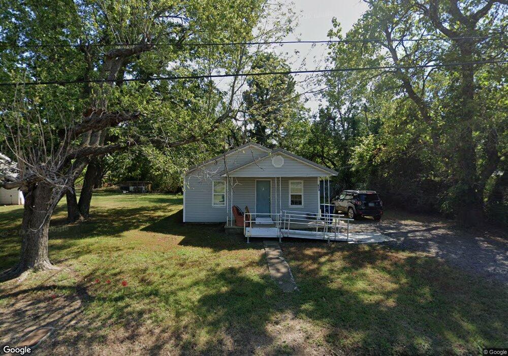 304 SW 1st St, Muldrow, OK 74948 - photo 1