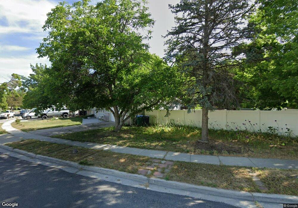 837 E Chariot Dr, Sandy, UT 84094 - photo 1