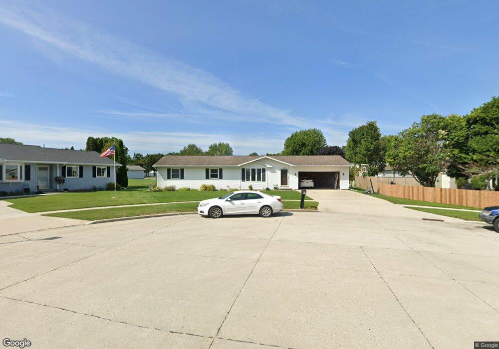 1606 Atlanta Ct, Manitowoc, WI 54220 - photo 1