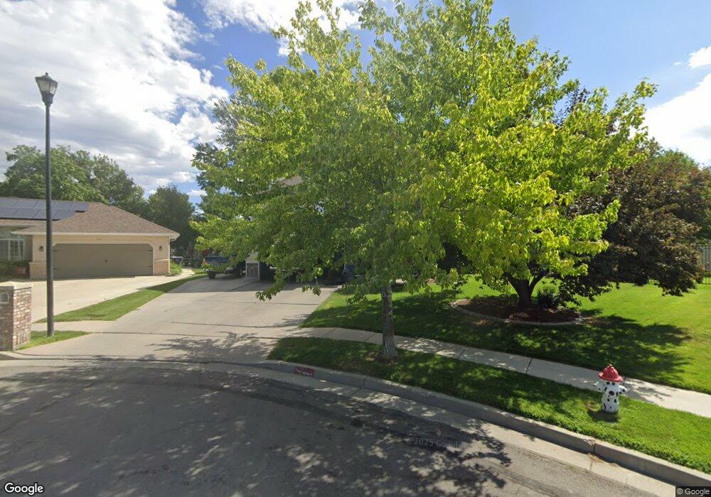 951 E Bernay Cir, Sandy, UT 84094 - photo 1