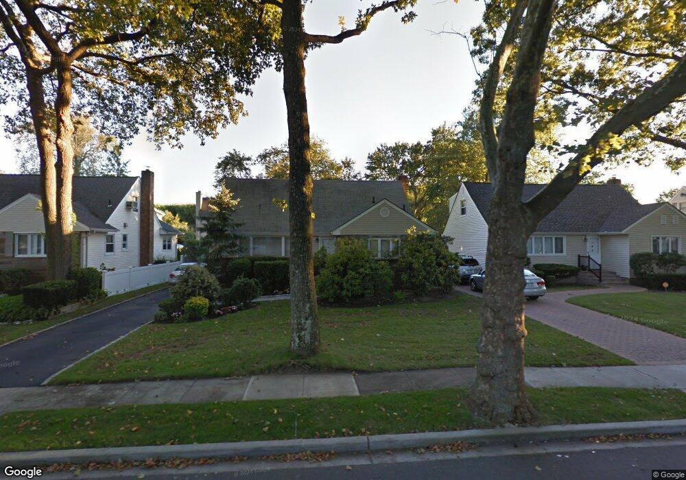 115 Hungry Harbor Rd, Valley Stream, NY 11581 - photo 1