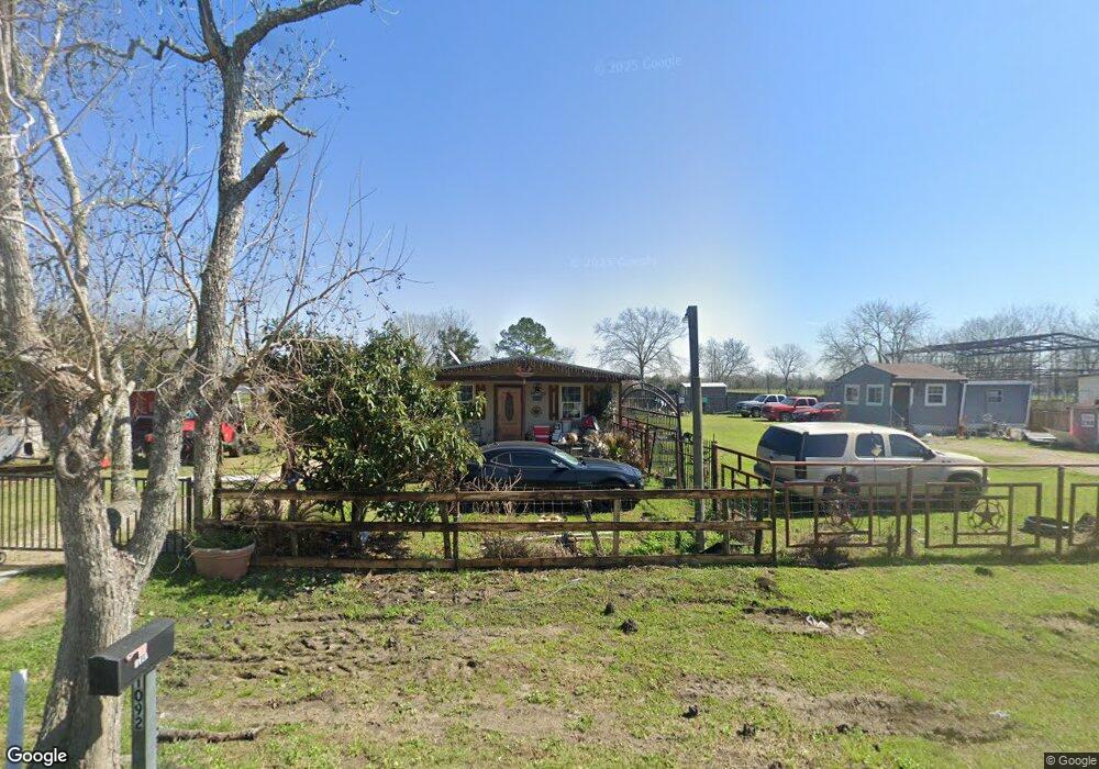 1092 County Road 499, Alvin, TX 77511 - photo 1