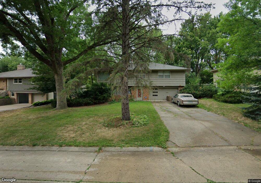 5104 Abercrombie Dr, Edina, MN 55439 - photo 1