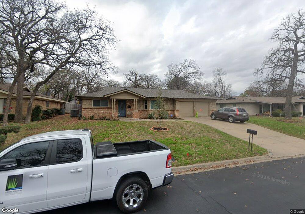 1113 Trailwood Dr, Hurst, TX 76053 - photo 1