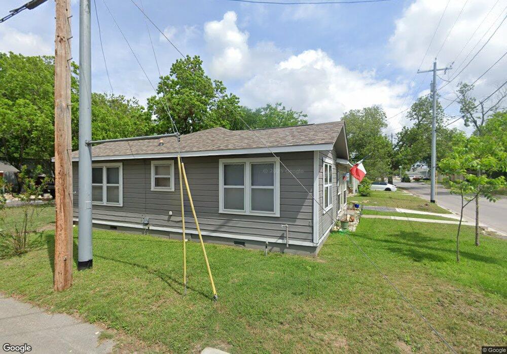 1014 N San Marcos St, Seguin, TX 78155 - photo 1