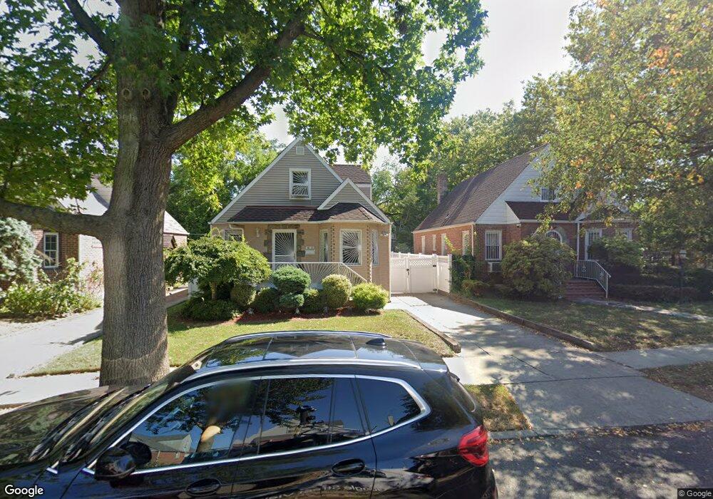 5843 189th St, Fresh Meadows, NY 11365 - photo 1