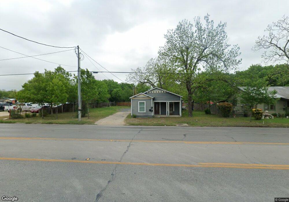 504 E Kingsbury St, Seguin, TX 78155 - photo 1