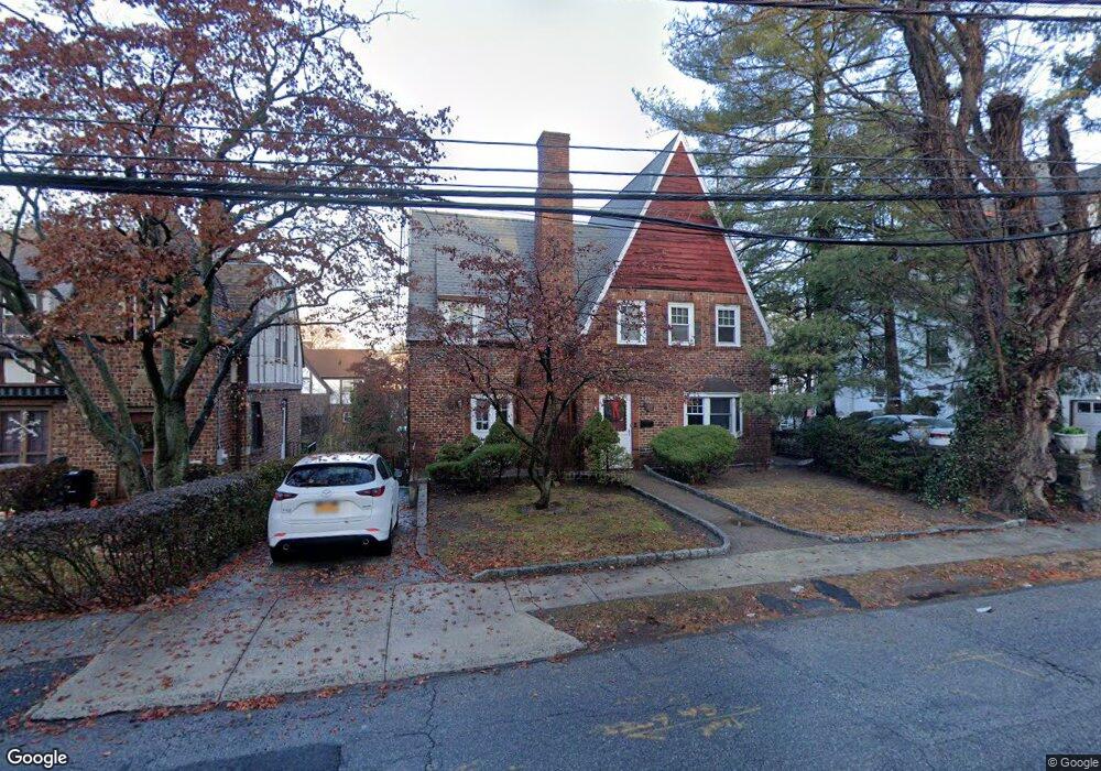 33 Cross St, Bronxville, NY 10708 - photo 1