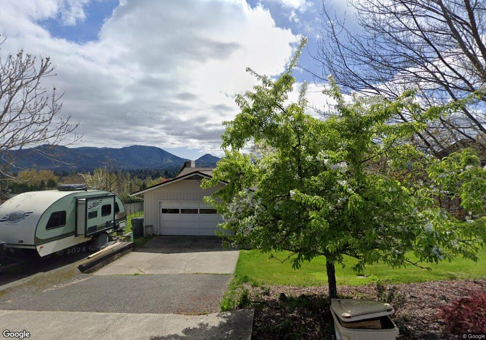 1737 NW Crescent Dr, Grants Pass, OR 97526 - photo 1