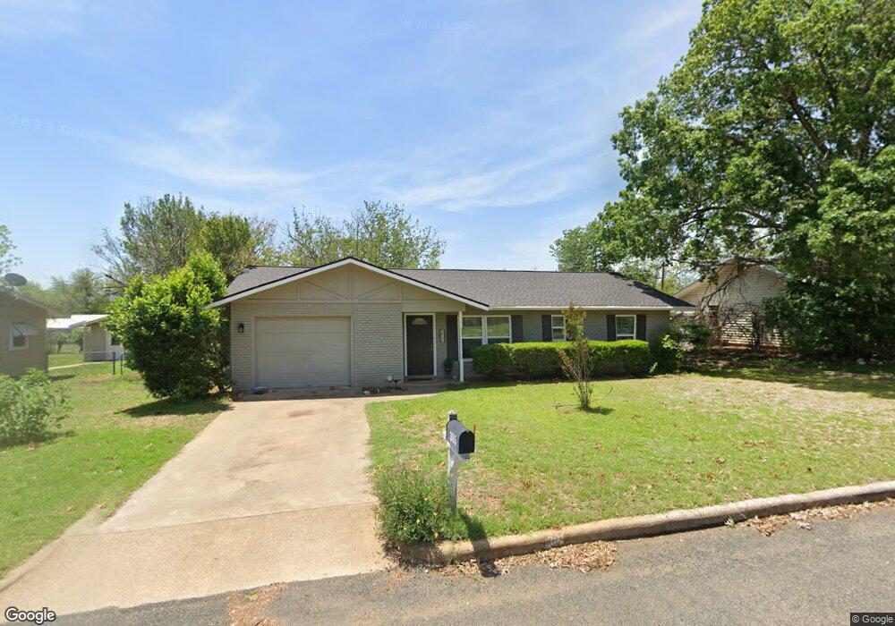 305 Glenmoor Dr, Fredericksburg, TX 78624 - photo 1