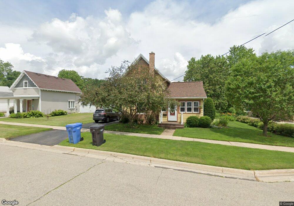 137 Washington St, Oregon, WI 53575 - photo 1