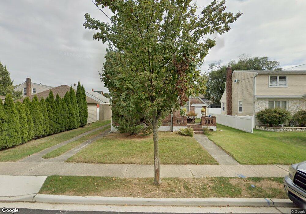 320 Horton Hwy, Mineola, NY 11501 - photo 1