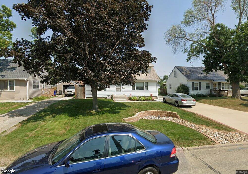 903 18th St SW, Cedar Rapids, IA 52404 - photo 1