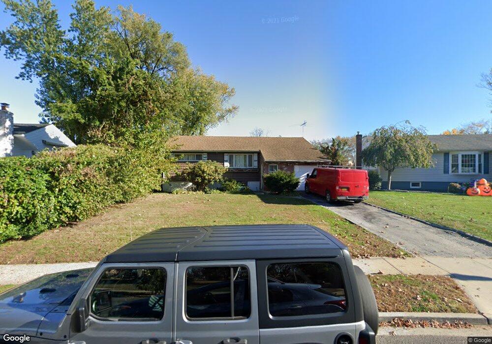 21 Forest Rd, Valley Stream, NY 11581 - photo 1