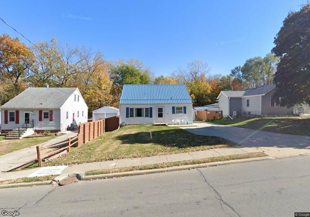 1008 1st St N, Newton, IA 50208 - photo 1