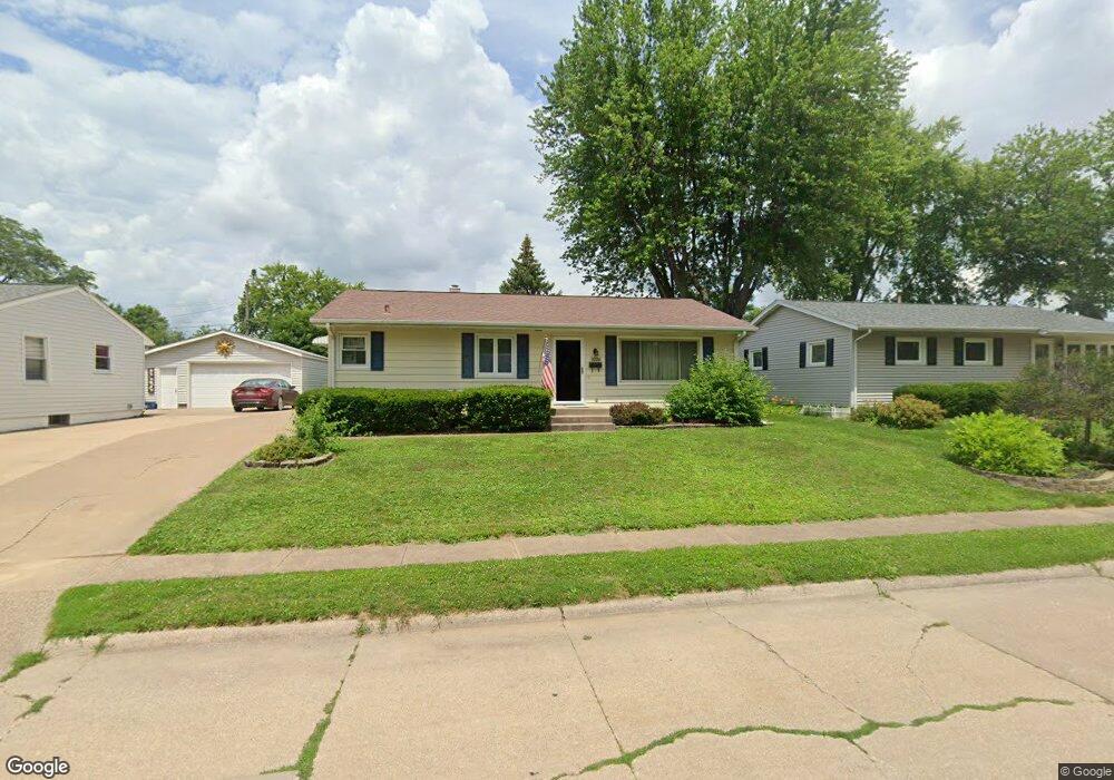3226 W 15th St, Davenport, IA 52804 - photo 1