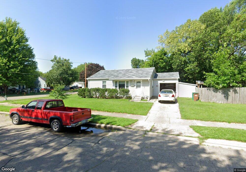 911 Saint Peter Ave, Albert Lea, MN 56007 - photo 1