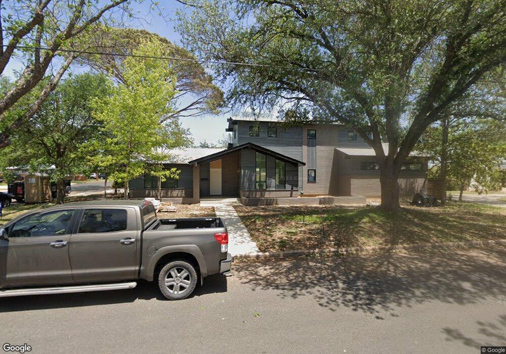 102 E Morse St, Fredericksburg, TX 78624 - photo 1