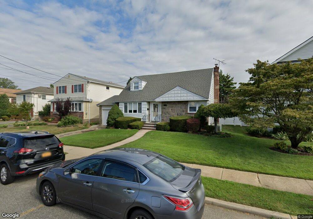 662 Wool Ave, Franklin Square, NY 11010 - photo 1