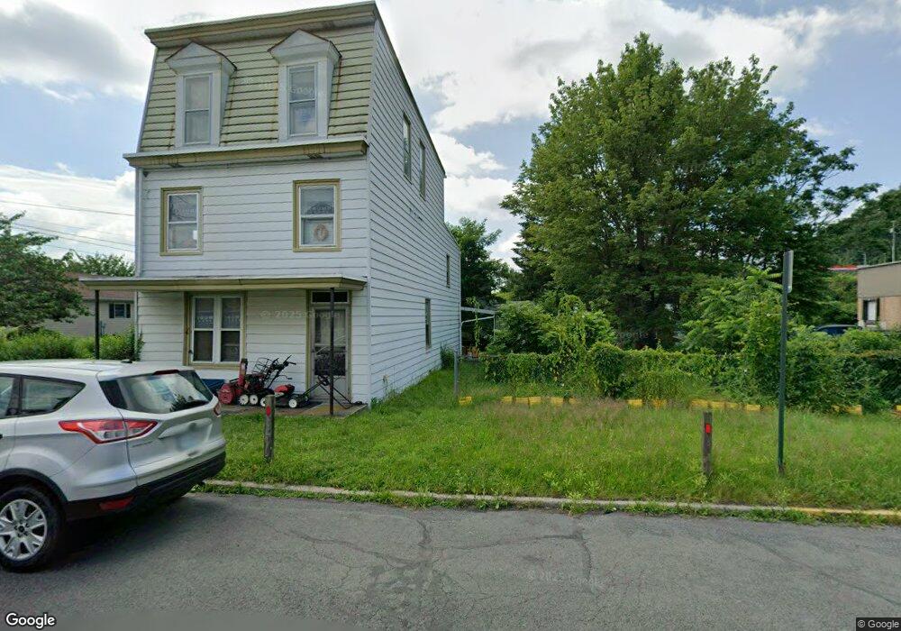 102 1/2 W Patterson St, Saint Clair, PA 17970 - photo 1