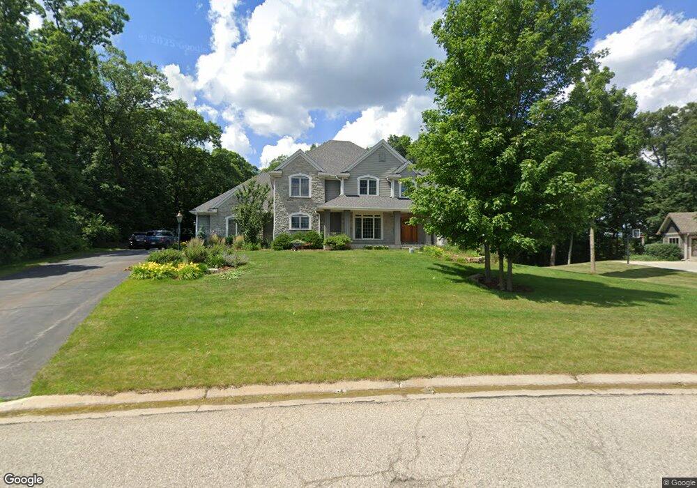 N62W27379 Trappers Run, Sussex, WI 53089 - photo 1