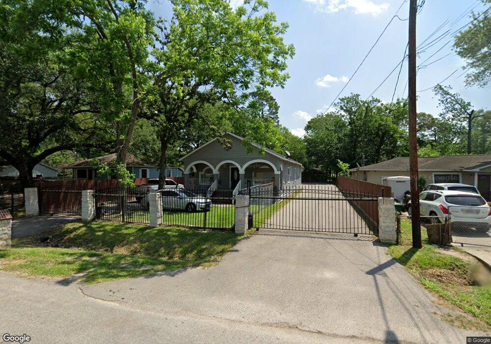 9302 Lanewood Dr, Houston, TX 77016 - photo 1