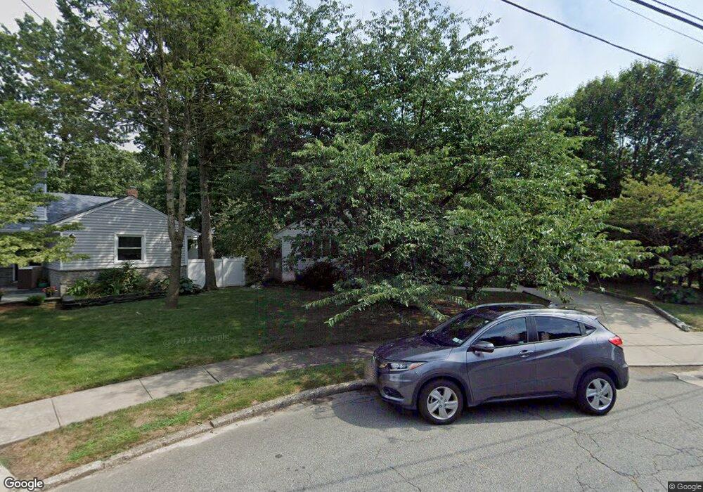 20 Audrey Ct, Malverne, NY 11565 - photo 1