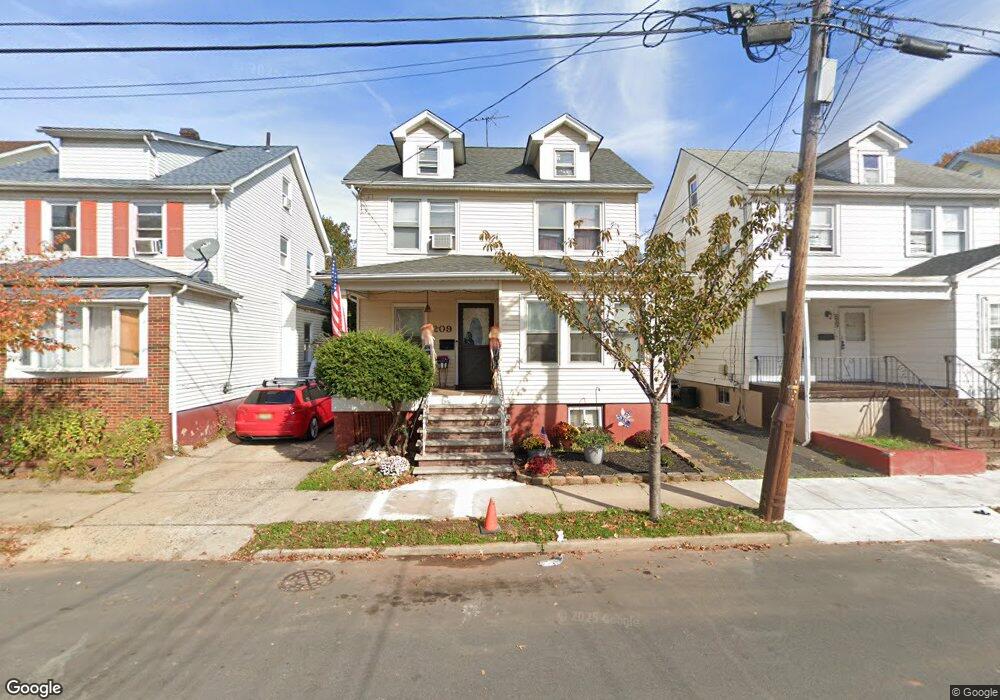 209 Lawrence St, New Brunswick, NJ 08901 - photo 1