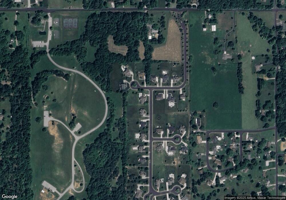 701 Willow Oak Dr, Georgetown, IN 47122 - photo 1