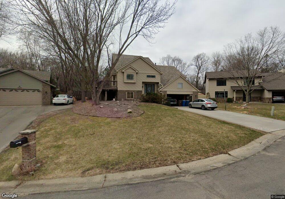 19215 Covington Ct, Excelsior, MN 55331 - photo 1