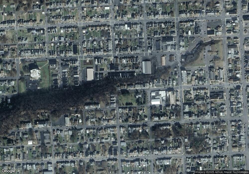 1027 W Chestnut St, Coal Township, PA 17866 - photo 1