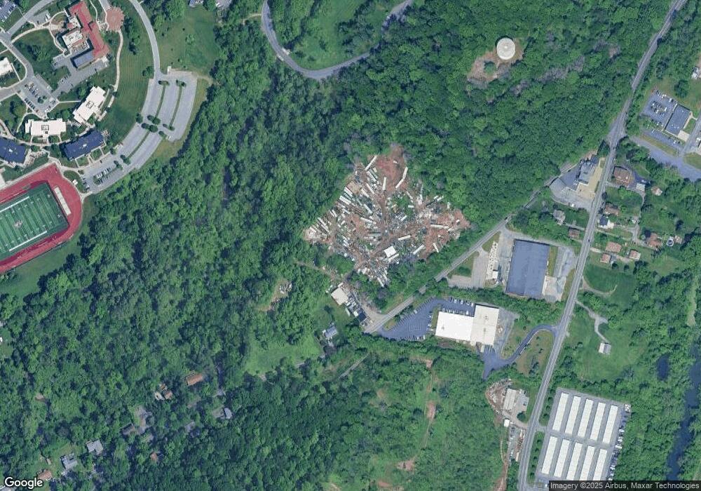 137 Mountain View Rd, Reading, PA 19607 - photo 1