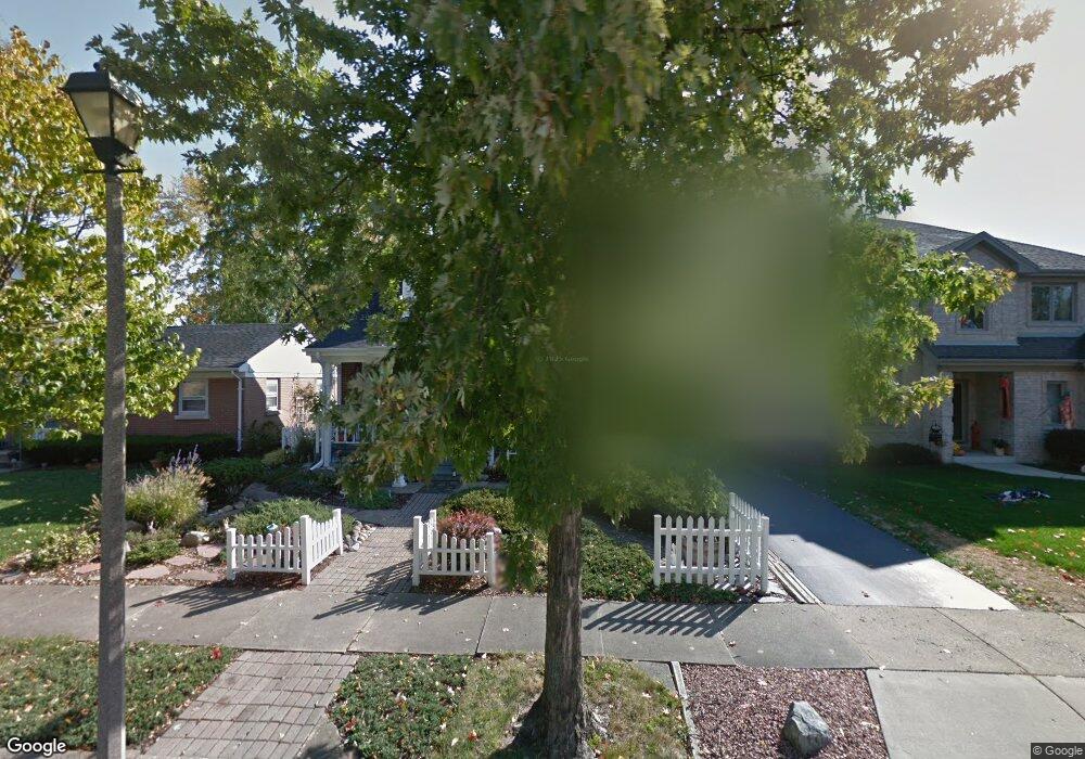 563 S Hillcrest Ave, Elmhurst, IL 60126 - photo 1