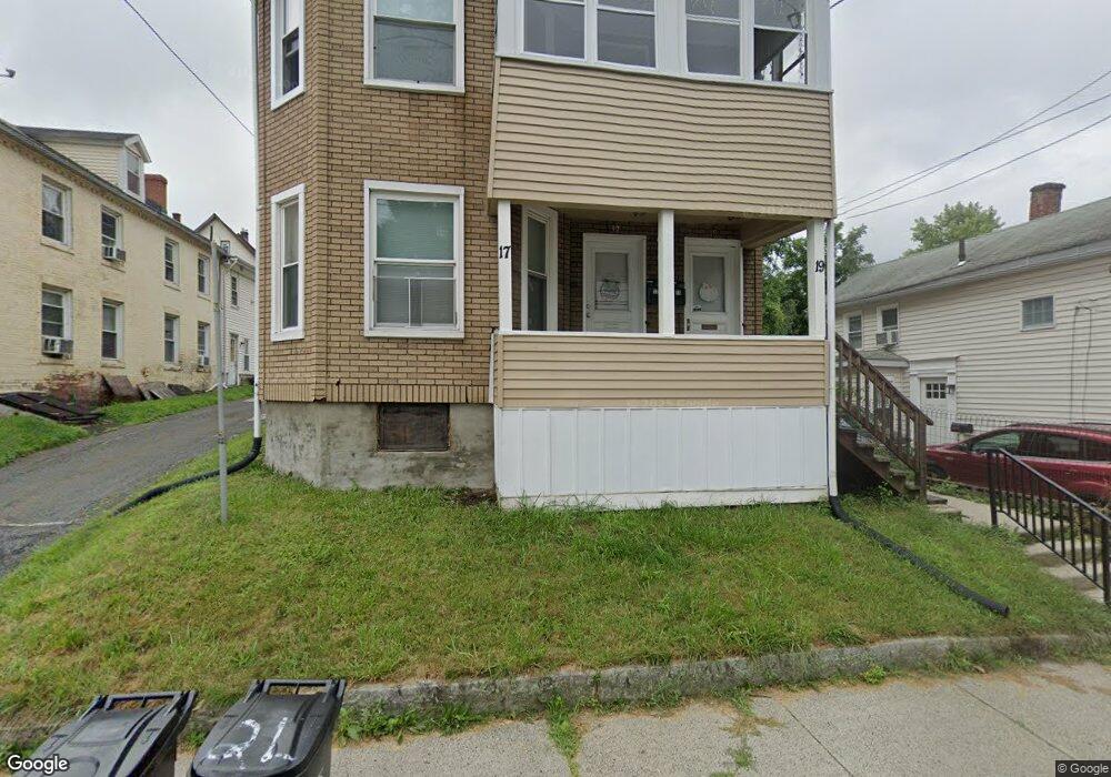 17 Spring St unit 2, Chicopee, MA 01013 - photo 1