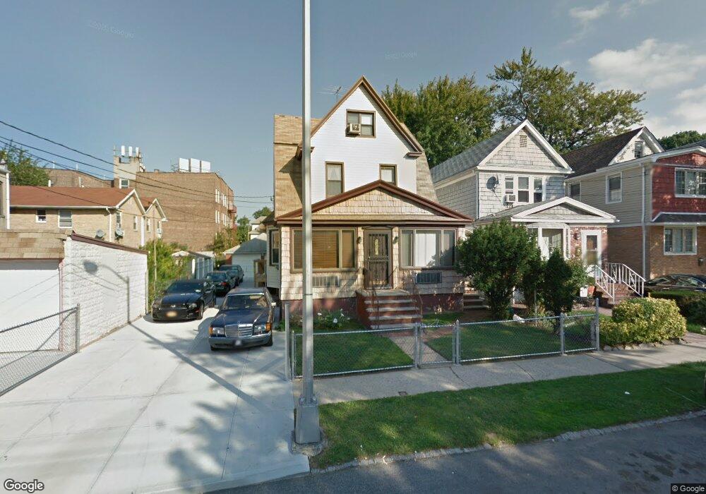 4315 164th St, Flushing, NY 11358 - photo 1