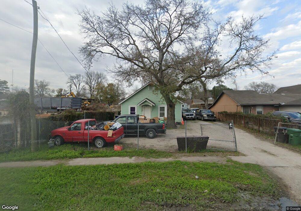 325 Bennington St, Houston, TX 77022 - photo 1