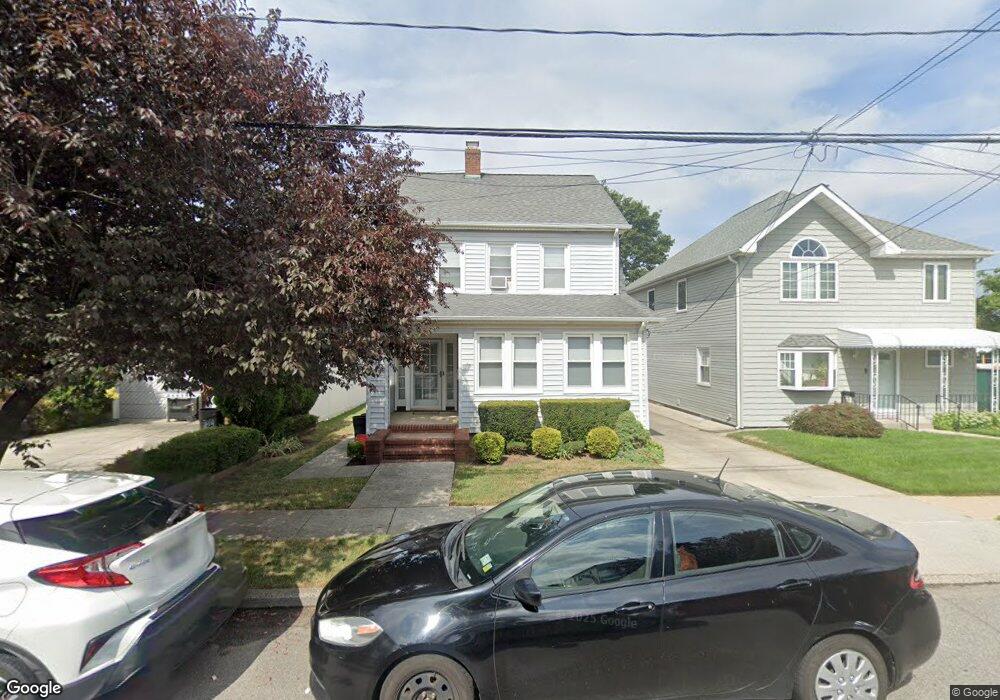 24 Sherwood Ave, Franklin Square, NY 11010 - photo 1