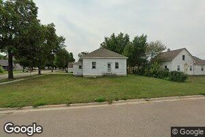 822 4th St SE, Pipestone, MN 56164