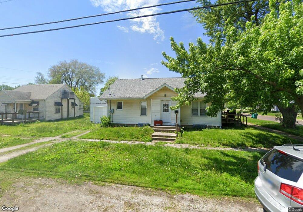 2301 Champaign Ave, Mattoon, IL 61938 - photo 1