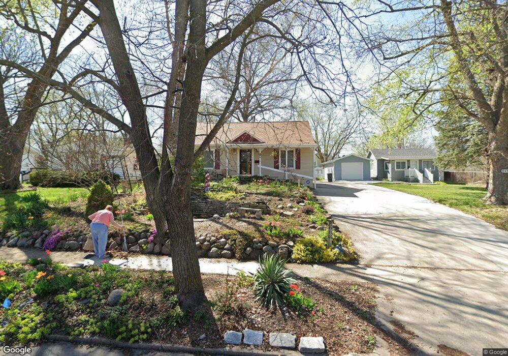 2410 38th St, Des Moines, IA 50310 - photo 1