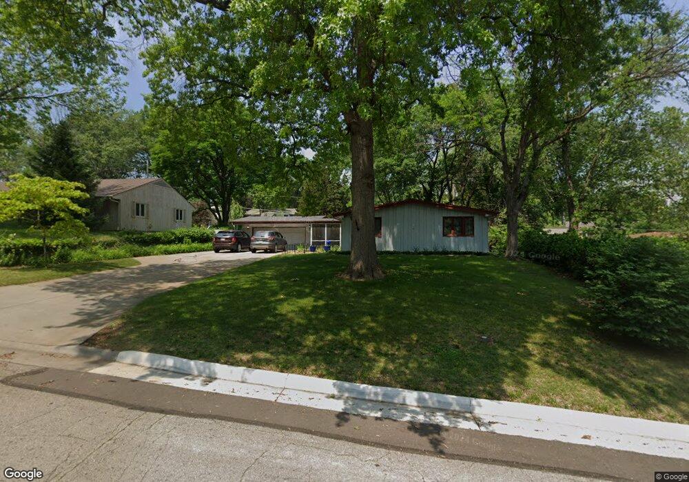 1610 SW 28th St, Topeka, KS 66611 - photo 1