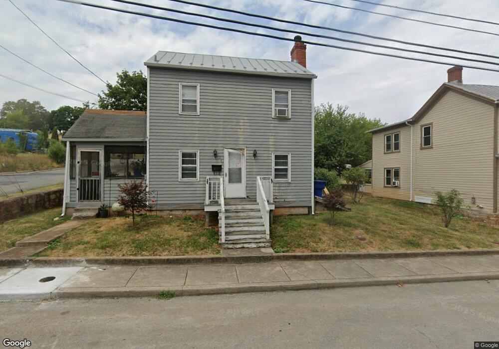 239 Lee St, Front Royal, VA 22630 - photo 1