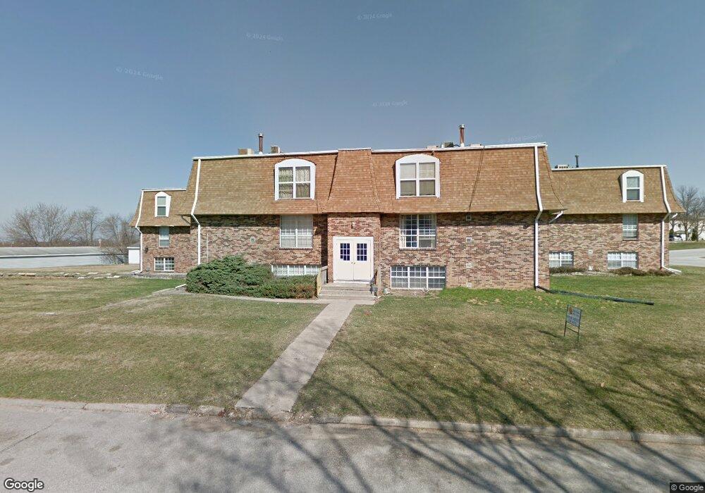 1450 Meadowview Dr unit 2, Marion, IA 52302 - photo 1