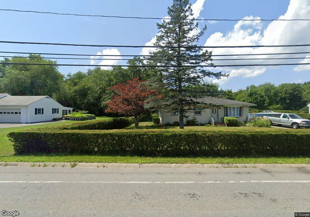 569 Russells Mills Rd, South Dartmouth, MA 02748 - photo 1