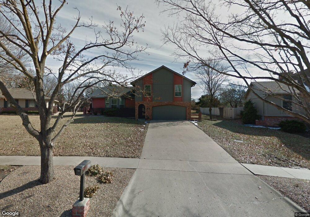 736 SW Prairie Ct, Topeka, KS 66606 - photo 1